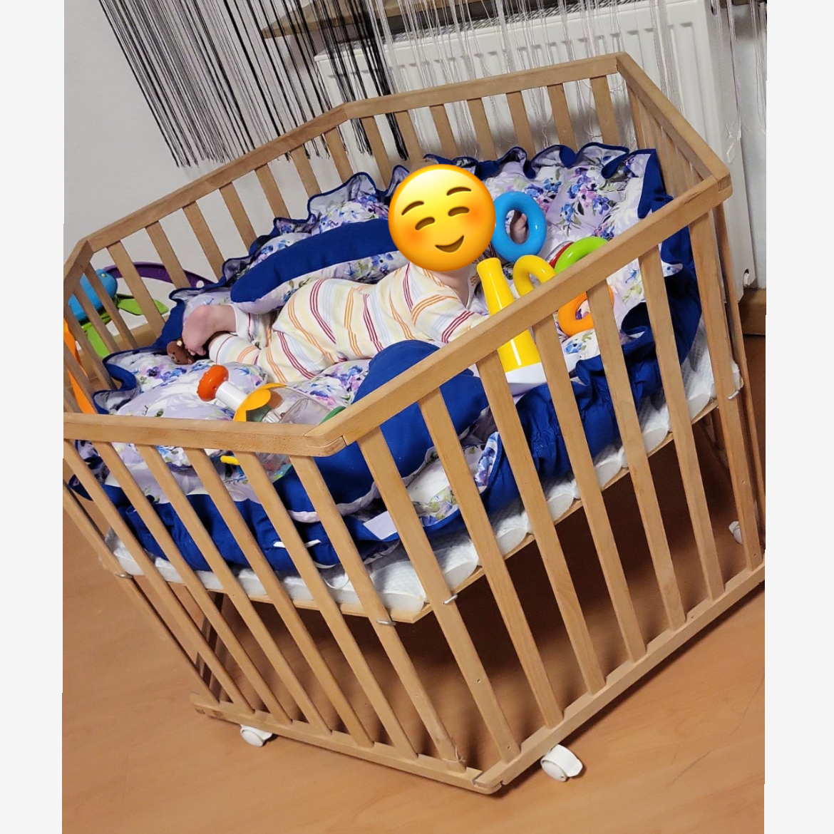 Großes wendbares Babynest mit 3 Kissen – individuell handgefertigt